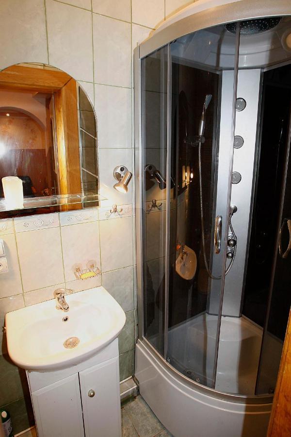 Simfonia Lwiw Lägenhet Lviv Exteriör bild