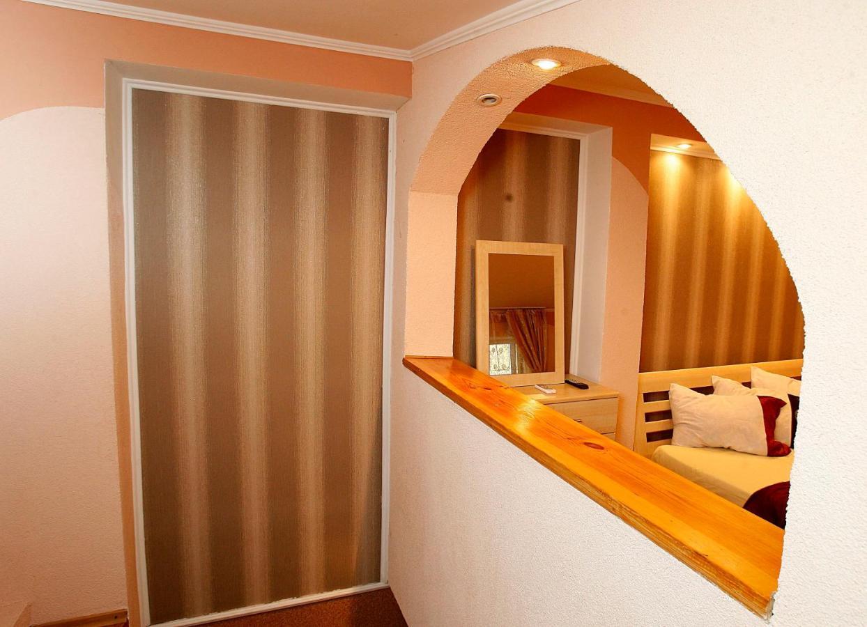 Simfonia Lwiw Lägenhet Lviv Exteriör bild